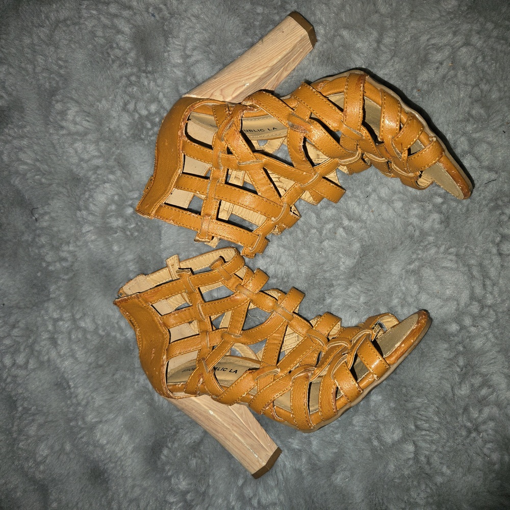 Shoe Republic LA Size 8.5 Saddle Brown Vegan Leather Strappy Heels